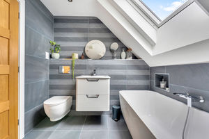 Family Bathroom- click for photo gallery